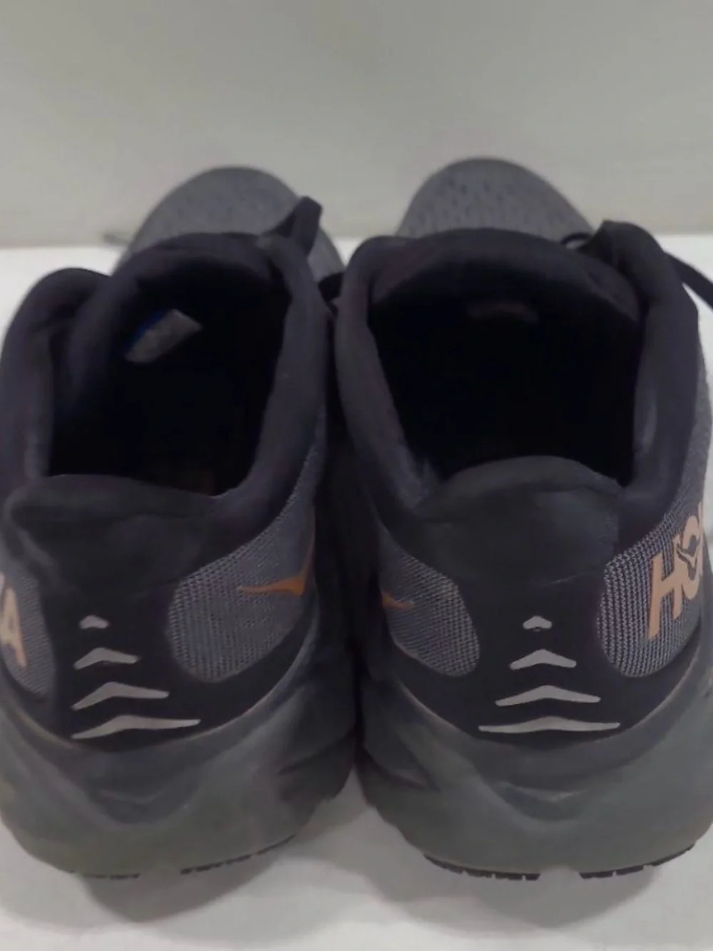 HOKA Clifton 8 Running Shoes | Women’s Size 8B | Anthracite/Copper